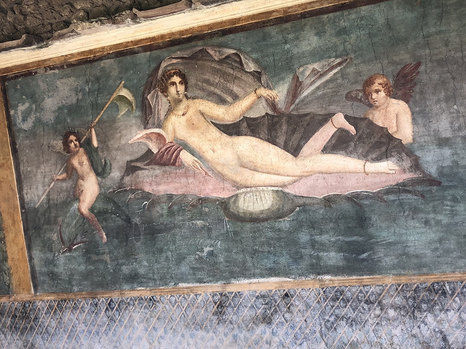Beautiful frescos. How to visit the ancient city of Pompeii and Mount Vesuvius.