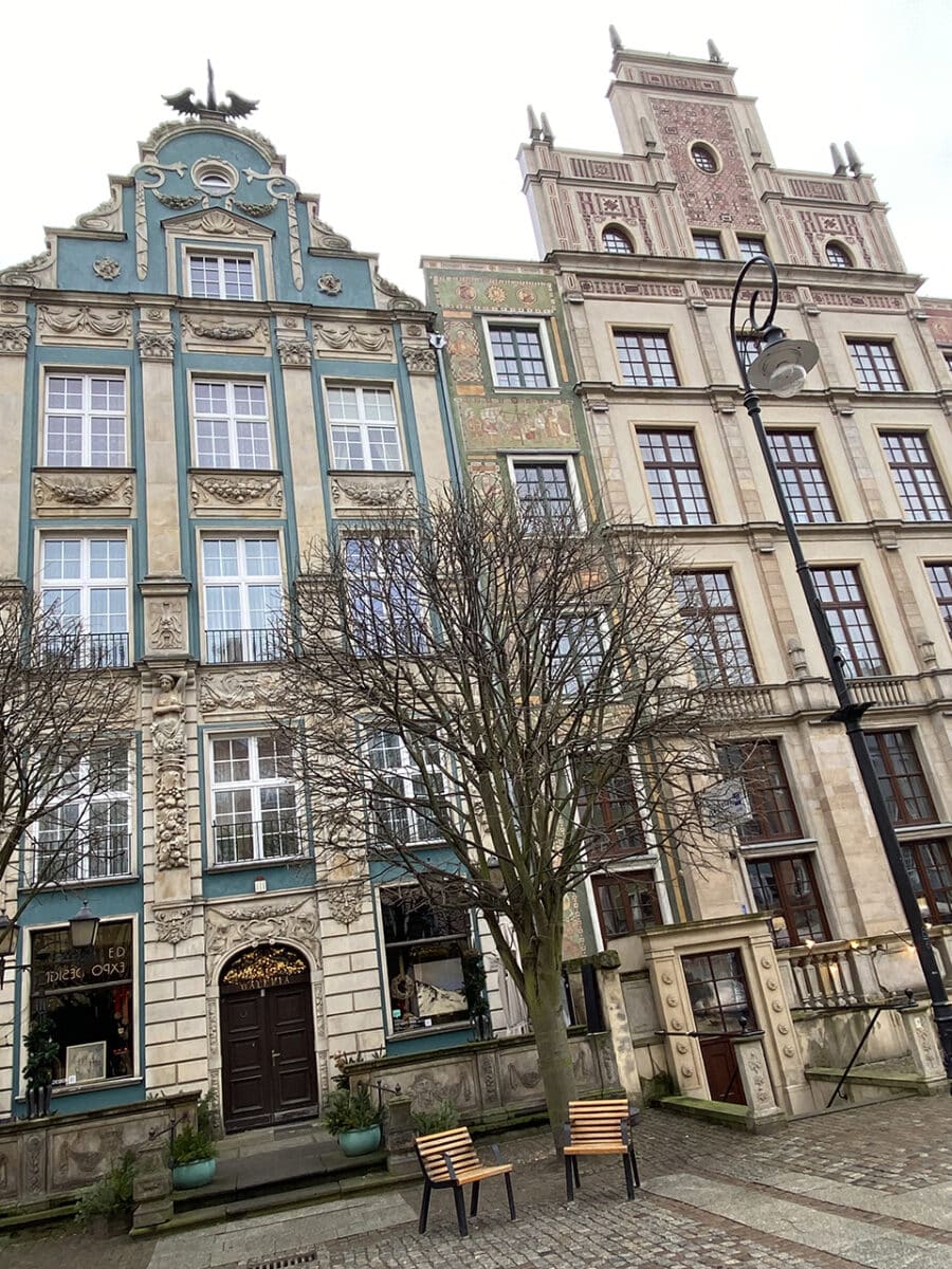 Merchants houses, fancy shops and Neptunes fountain, Długi Targ.